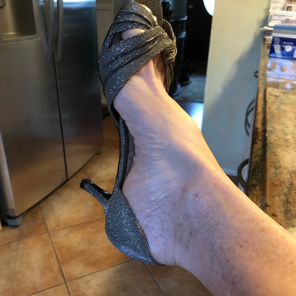 Shoes - Picture 6 of 7